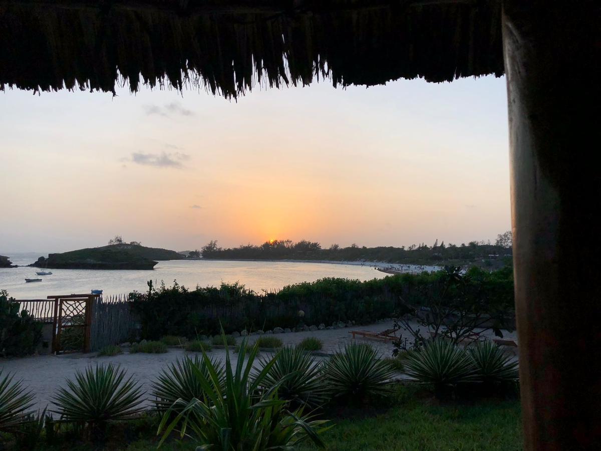 Sunset Beach Resort Ватаму Екстериор снимка